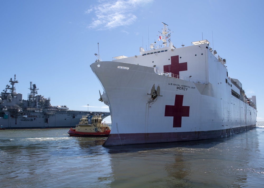 Hospital Ship USNS Mercy (T-AH 19) Departs San Diego