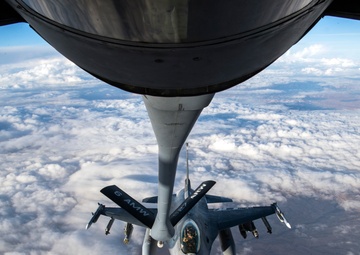 28th EARS refuels Fighting Falcons over Afghanistan