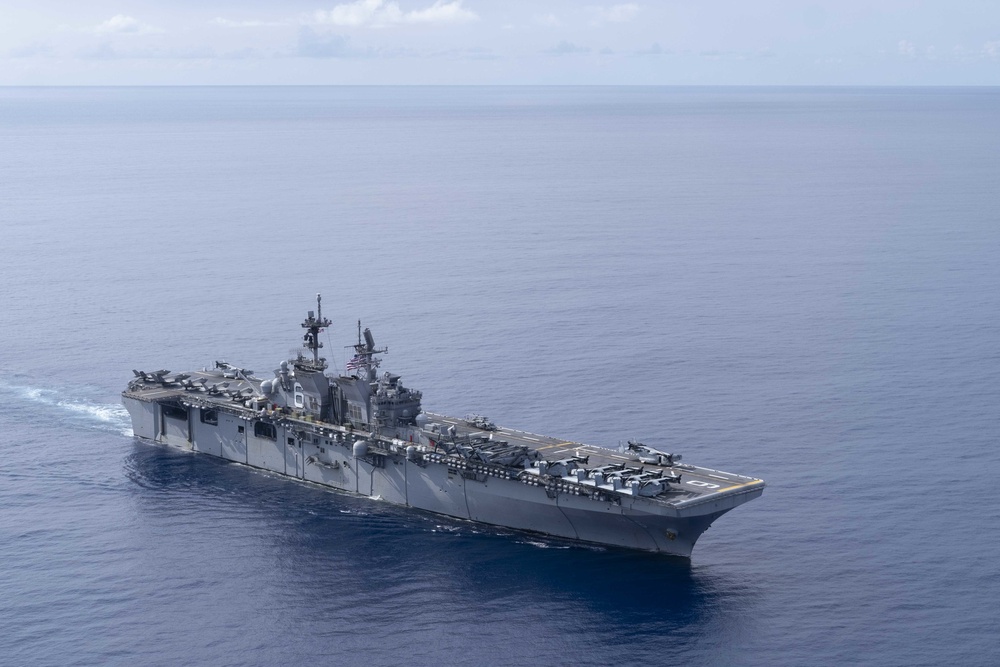 Amphibious assault ship USS America (LHA 6) transits the Philippine Sea