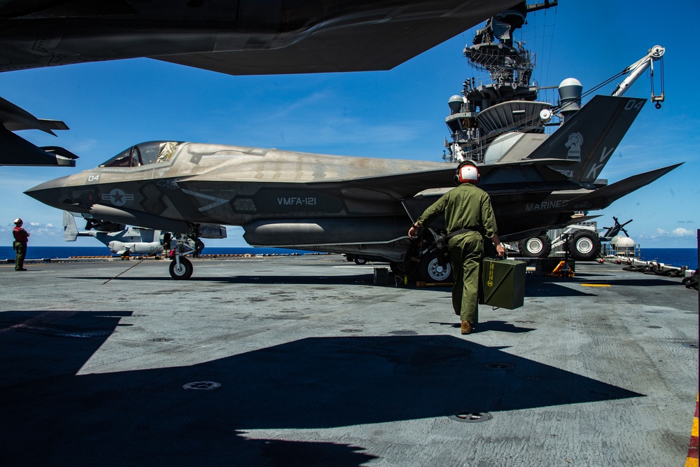 31st MEU Marines arm F-35B for air defense exercise