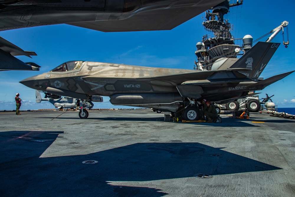 31st MEU Marines arm F-35B for air defense exercise