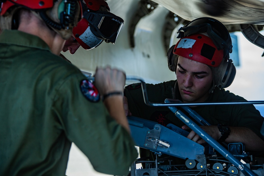 31st MEU Marines arm F-35B for air defense exercise