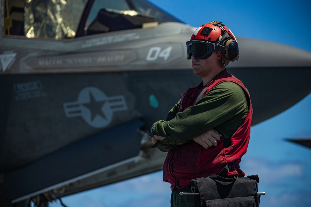 31st MEU Marines arm F-35B for air defense exercise