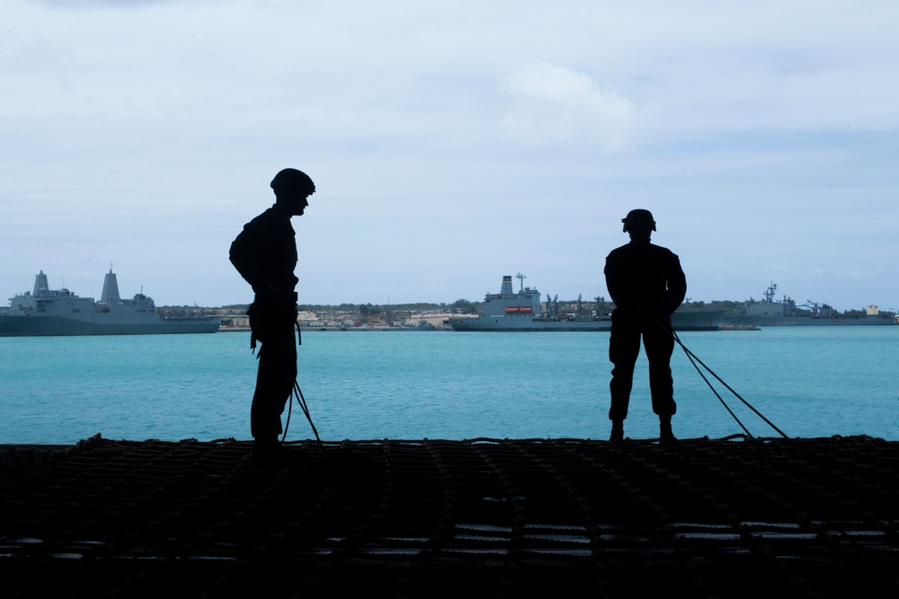 Throwback: 31st MEU Marines conduct tactical debarkation from USS America