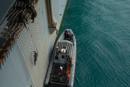 Throwback: 31st MEU Marines conduct tactical debarkation from USS America