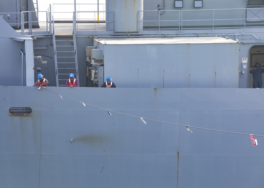 USS Bataan (LHD 5) Replenishment-at-sea