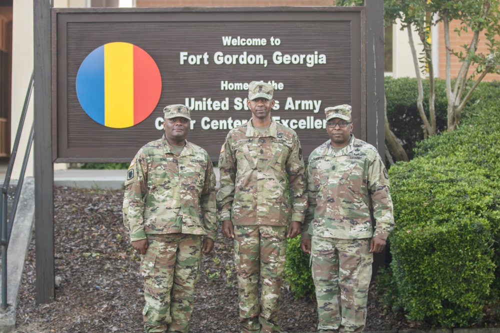 CSM Mike Crosby Visits the Fort Gordon Aviation Center of Excellence