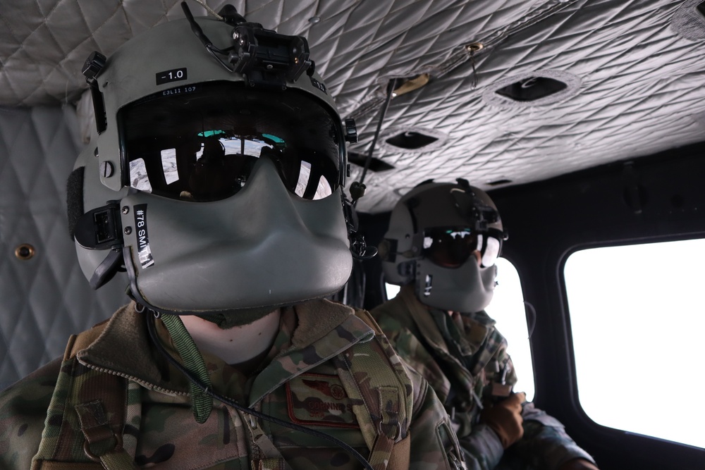 All-female flight crew conducted for Women’s History Month, first in decade