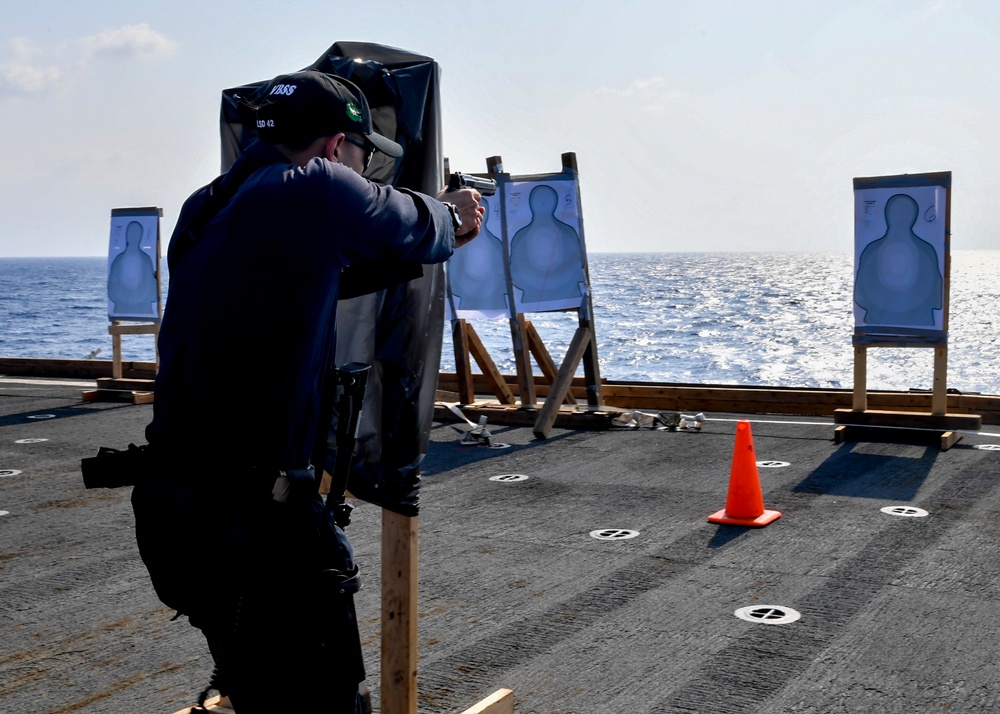 USS Germantown (LSD 42) move-and-shoot drill