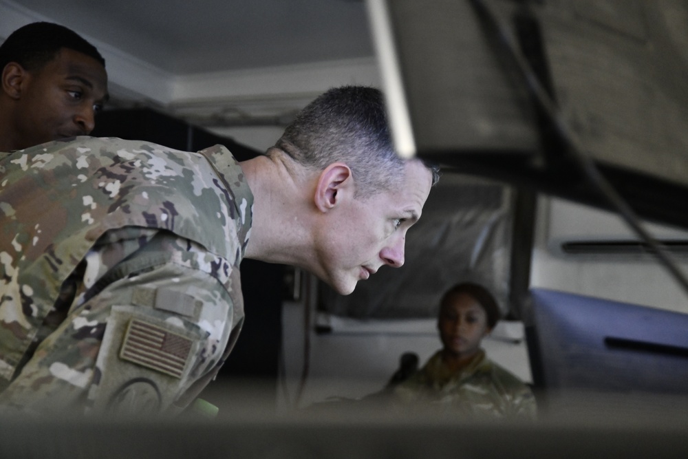 Maj. Gen. Alexus Grynkewich visits Cargo City Airmen