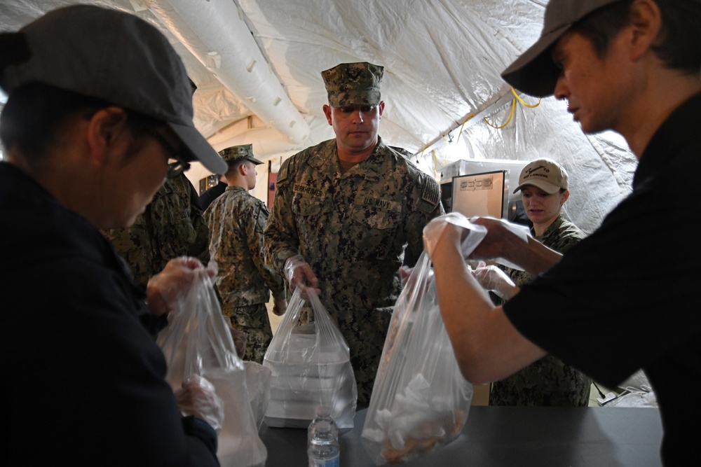 VP-10 and 35th FSS Deliver Meals to ROM Personnel