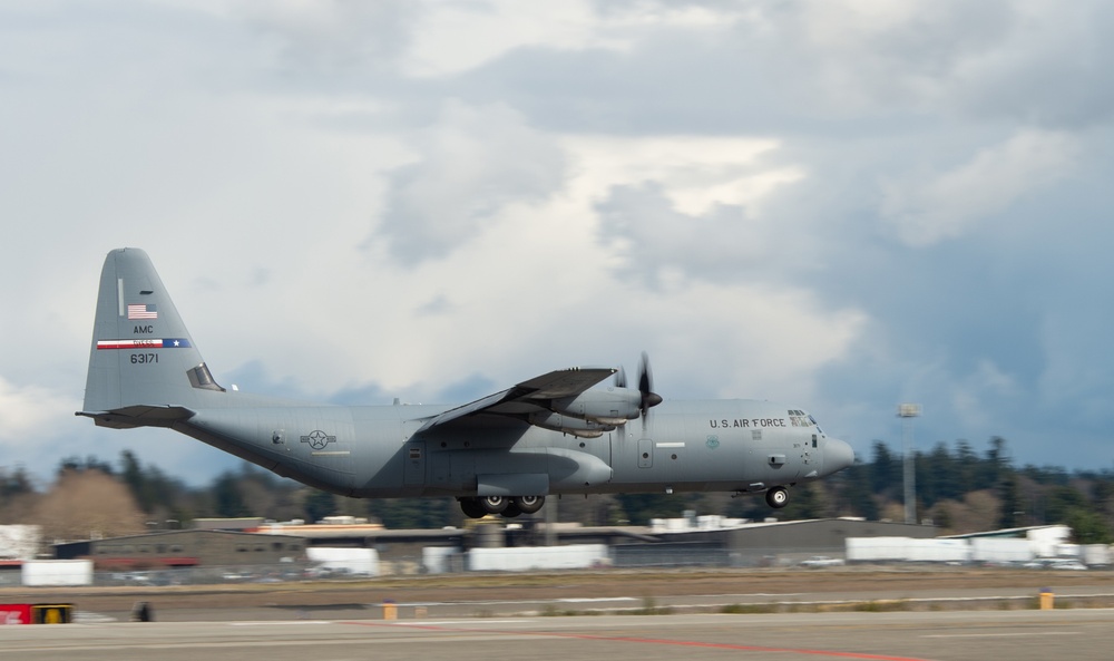 627 Hospital Center arrives at McChord Field