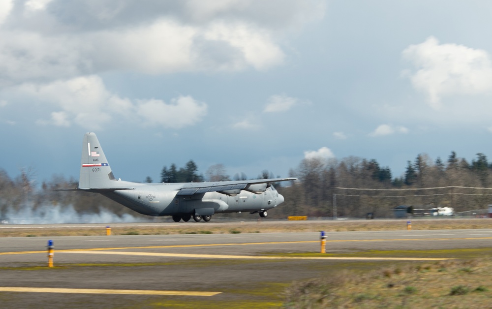 627 Hospital Center arrives at McChord Field