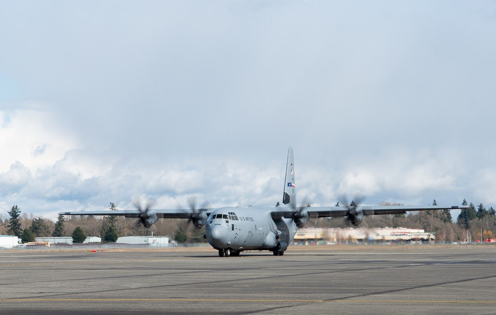 627 Hospital Center arrives at McChord Field