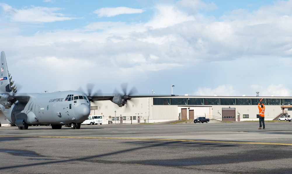 627 Hospital Center arrives at McChord Field