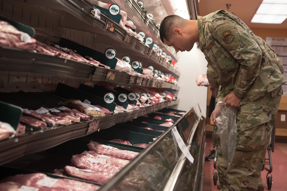 Luke Air Force Base Commissary dedicates new hours for active duty personnel