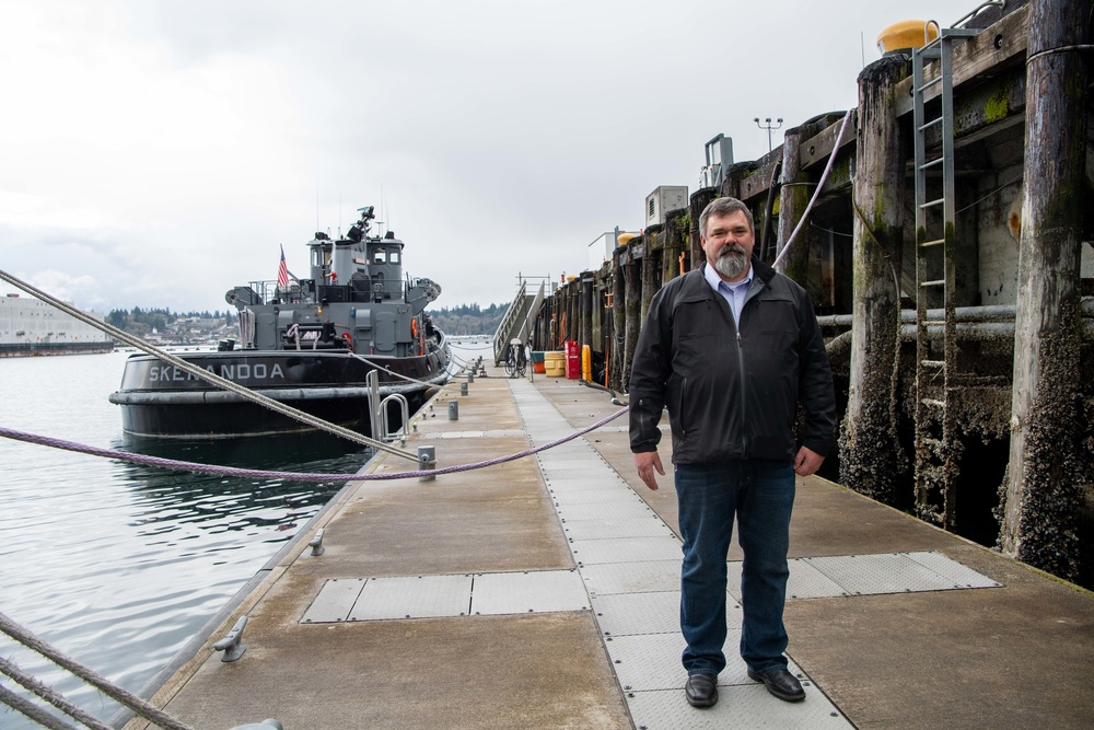 Minnesota native earns Naval Base Kitsap Civilian of the Year