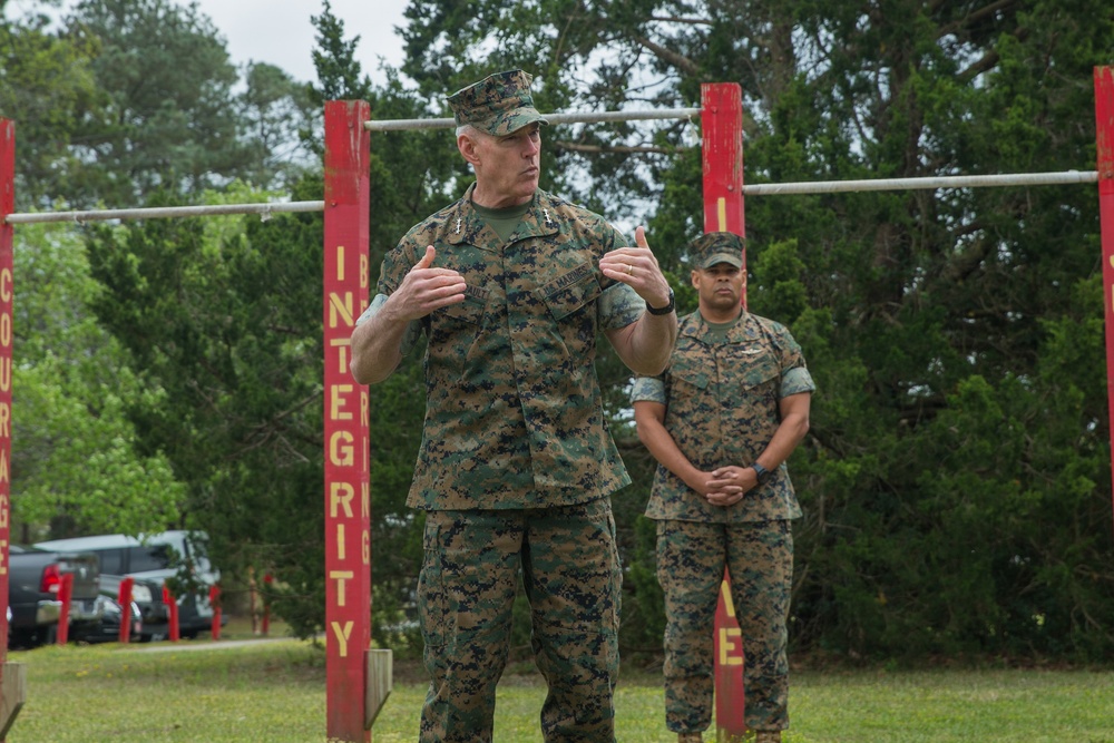 8th Comm Earns Lieutenant General Chesty Puller Outstanding Leadership Award
