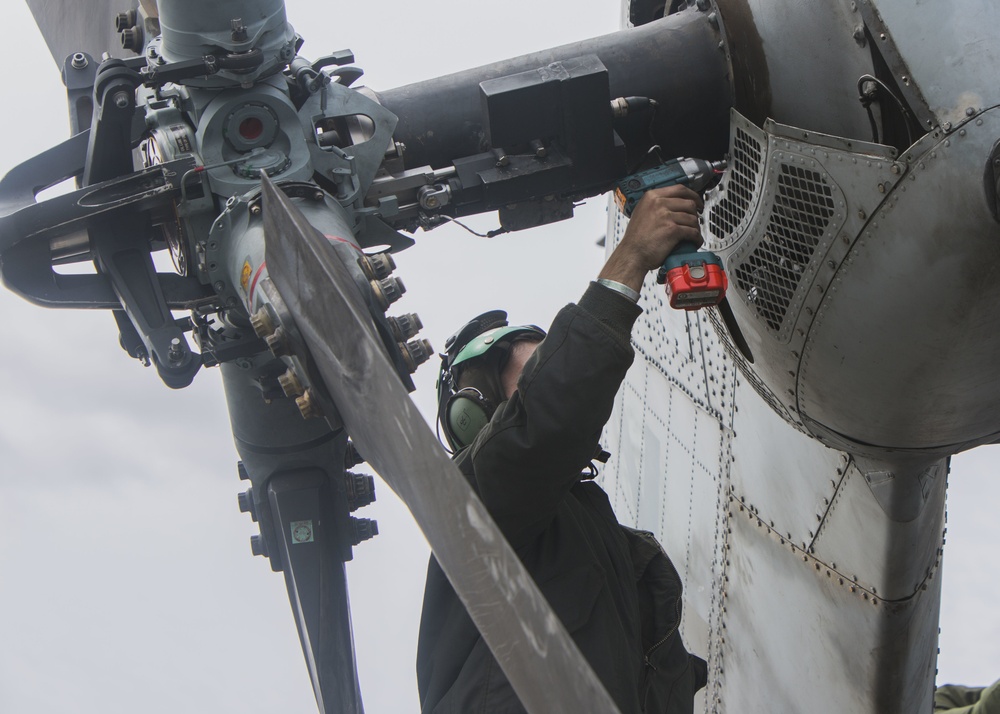 HMH-361 maintains CH-53E Super Stallions