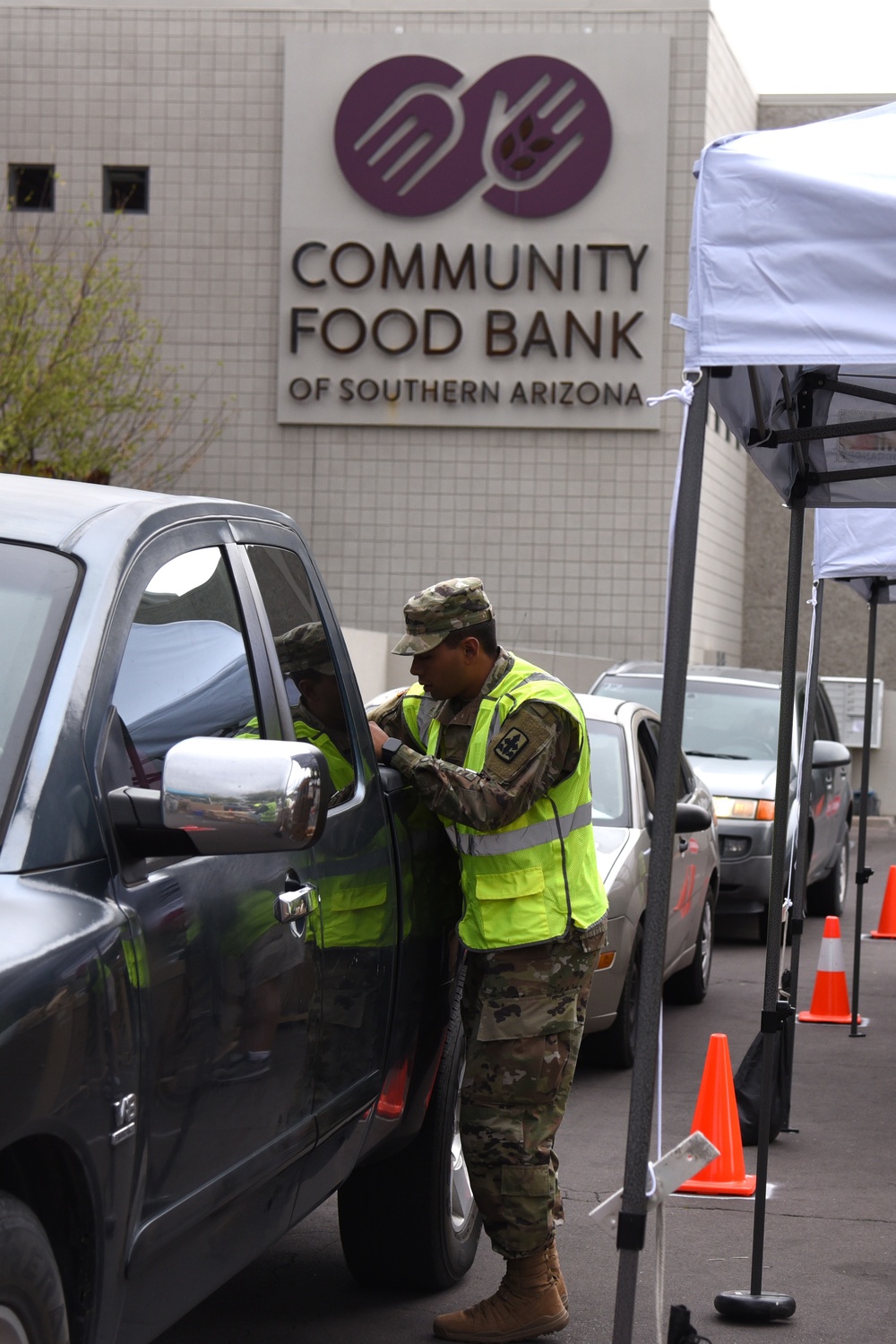 Guardsmen Serve at Community Food Bank