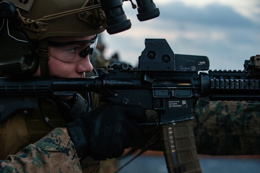 31st MEU Maritime Raid Force conducts deck shoot aboard USS America