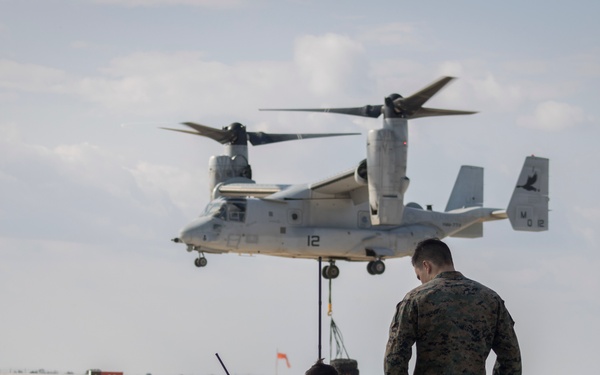 Helicopter Support Team Marines Conduct External Lifts