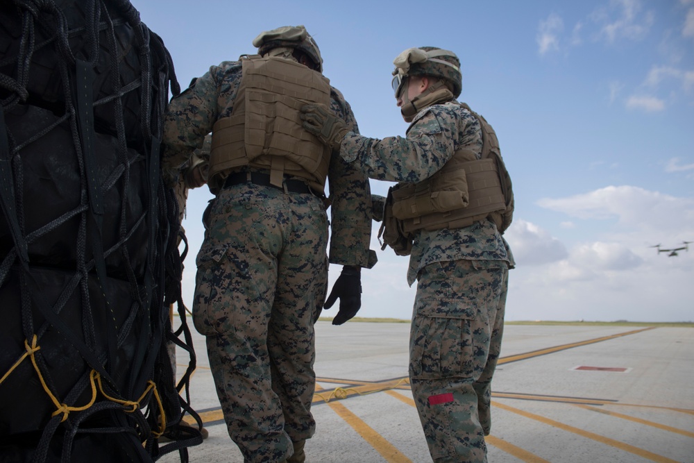 Helicopter Support Team Marines Conduct External Lifts