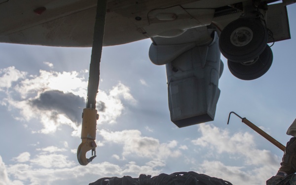Helicopter Support Team Marines Conduct External Lifts