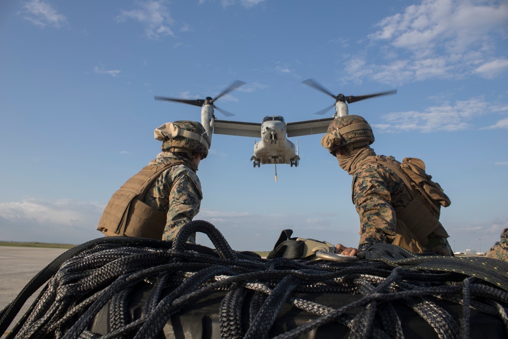 Helicopter Support Team Marines Conduct External Lifts