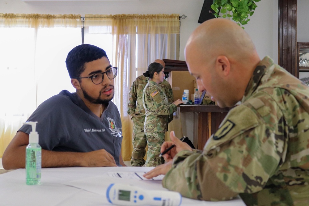 Medical students help PRNG on passenger screening mission