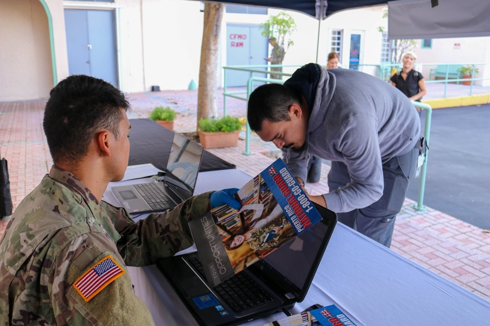 Medical students help PRNG on passenger screening mission