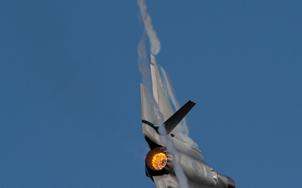 F-35A Lightning II Demonstration Team practices over Hill Air Force Base (27-Mar)