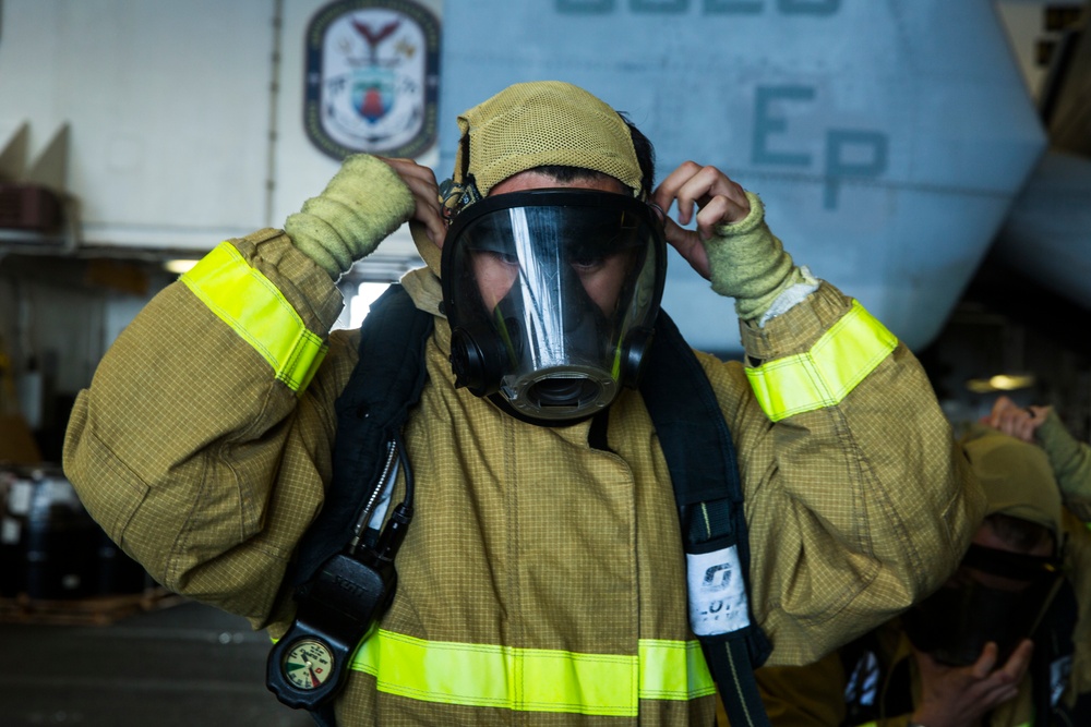 CLB 31, 31st MEU Marines participate in firefighting demonstration