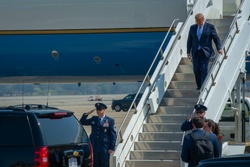 President Trump Visits USNS Comfort [Image 3 of 3]