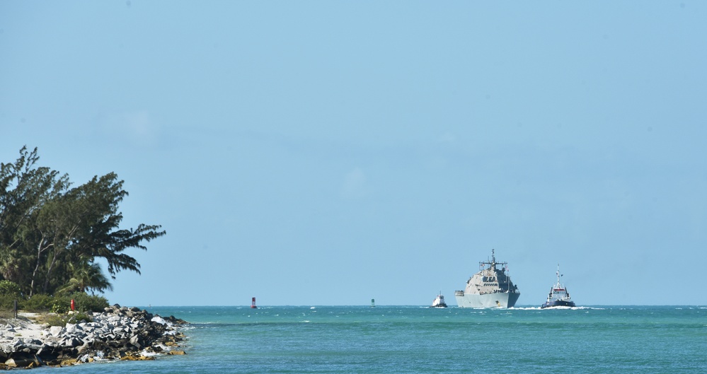 USS Detroit (LCS 7) pulls into NAS Key West