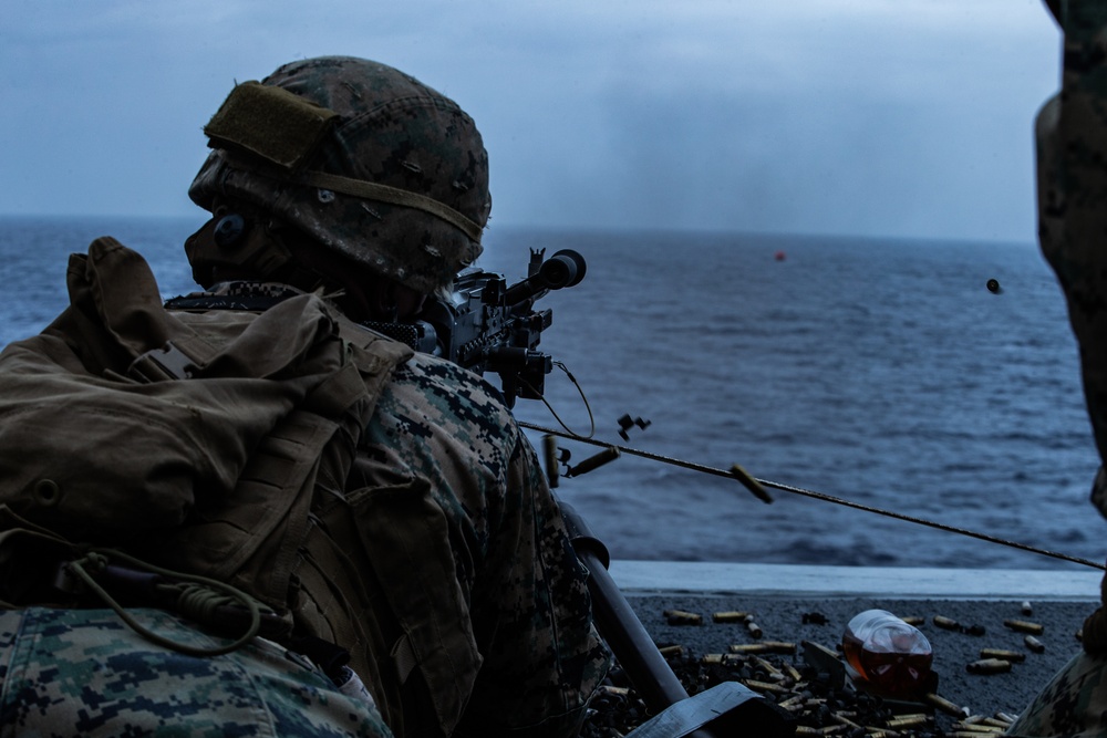 31st MEU BLT fires off bow of USS America