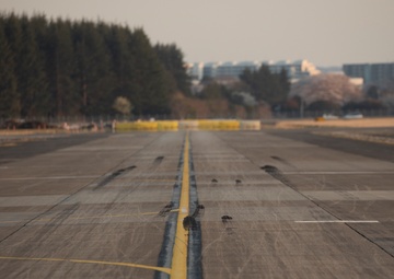 Yokota performs first-ever C-130J assault landing on Foxtrot taxiway