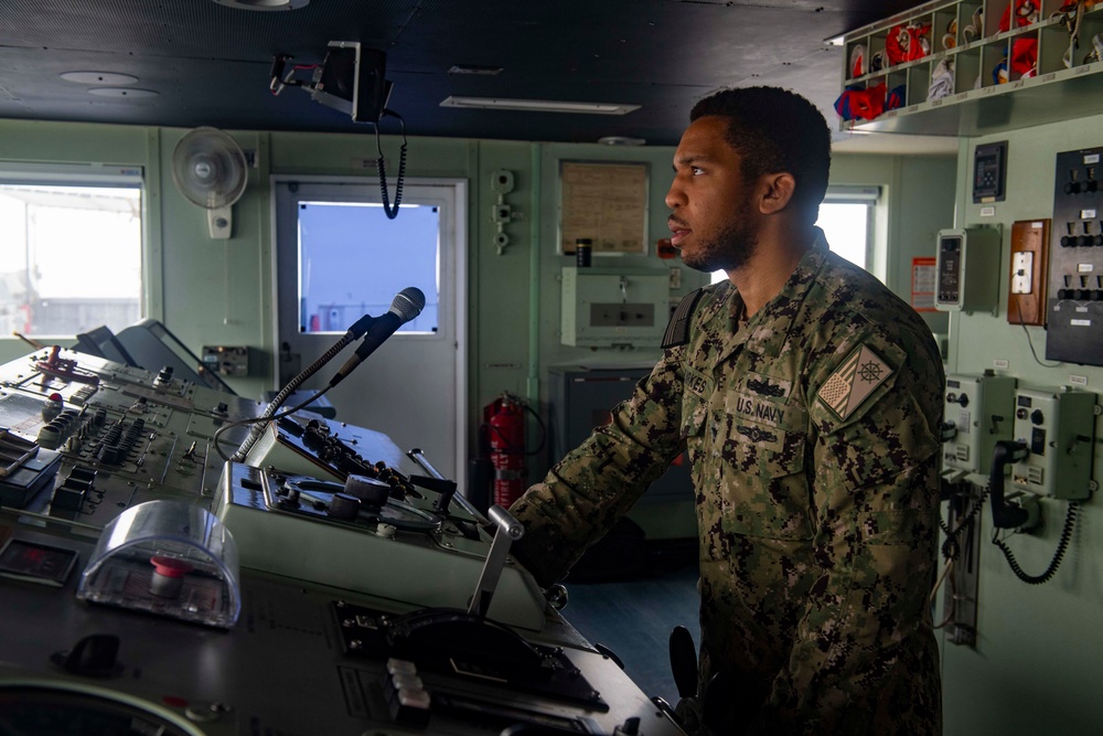 USNS Comfort Transits to New York City