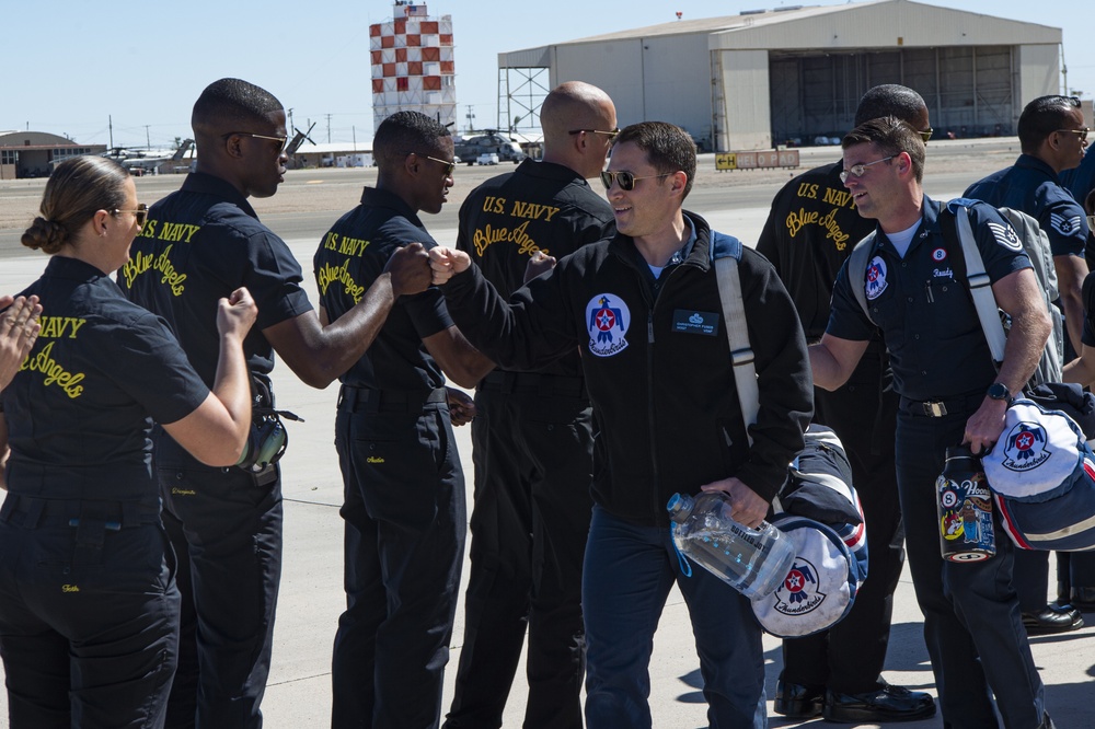 Thunderbirds visit the Blue Angels for training