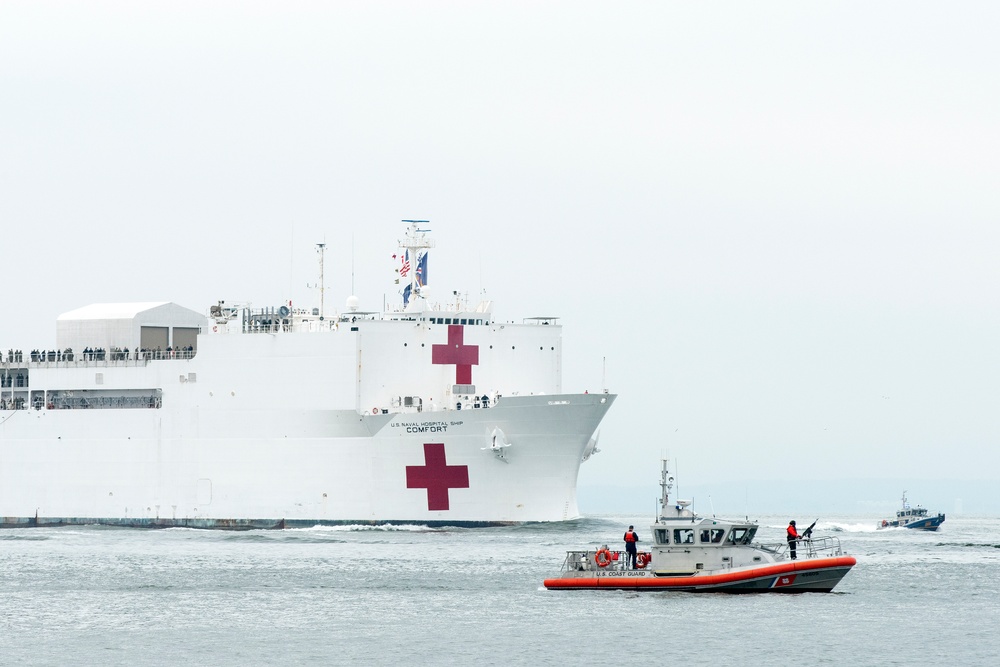 Coast Guard escorts USNS Comfort into New York Harbor