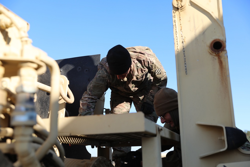 1st Infantry Division (FWD) leadership visits Soldiers at DPTA