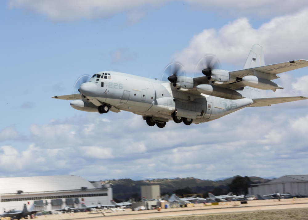 DVIDS - Images - KC-130's take off from MCAS Miramar [Image 11 of 28]