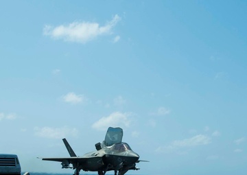 31st MEU unleashes F-35 fighter aircraft armed with GBU-49 bombs in Philippine Sea