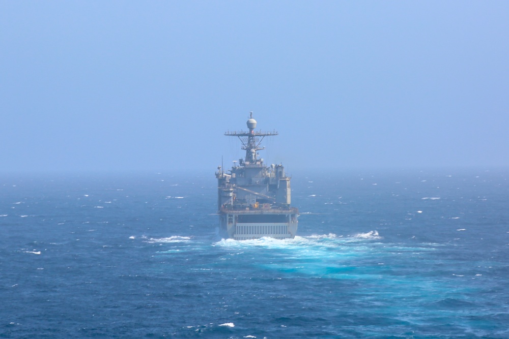 USS Bataan, 26th MEU transit Bab Al-Mandeb Strait