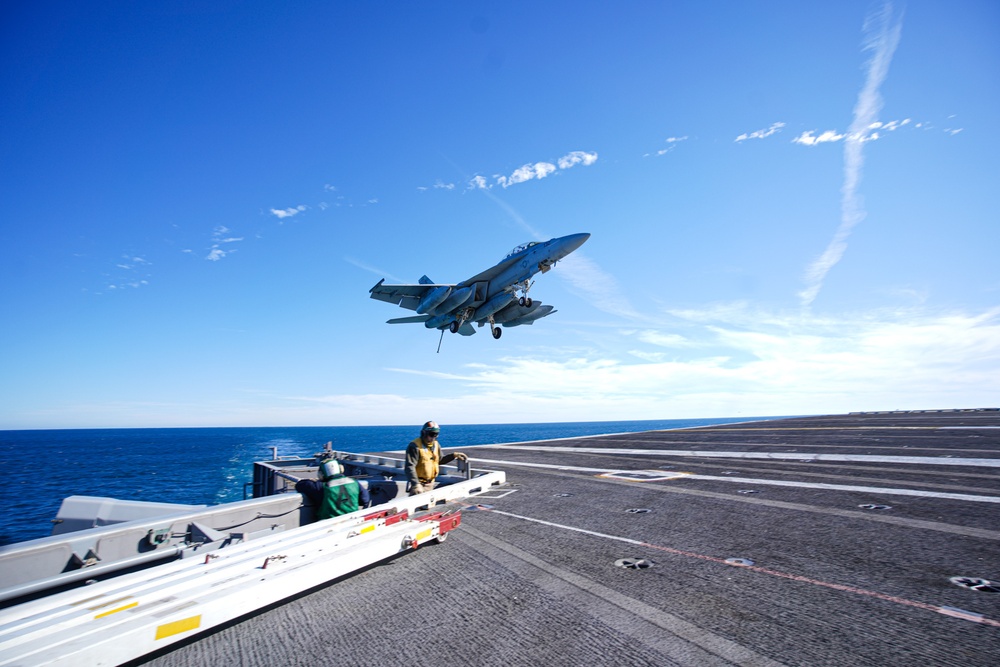 Ike Conducts Operations in the Arabian Sea