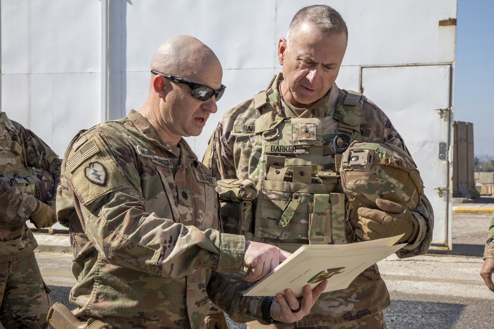 DVIDS - Images - Brig. Gen. Barker tours Ninewa Operations Center ...