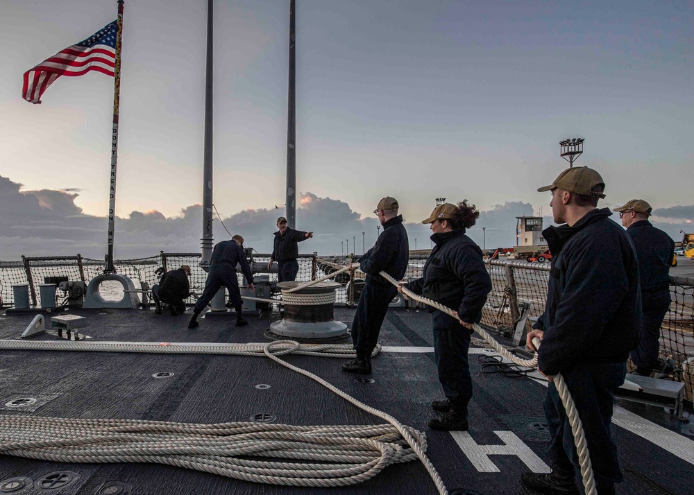 USS Carney (DDG 64)