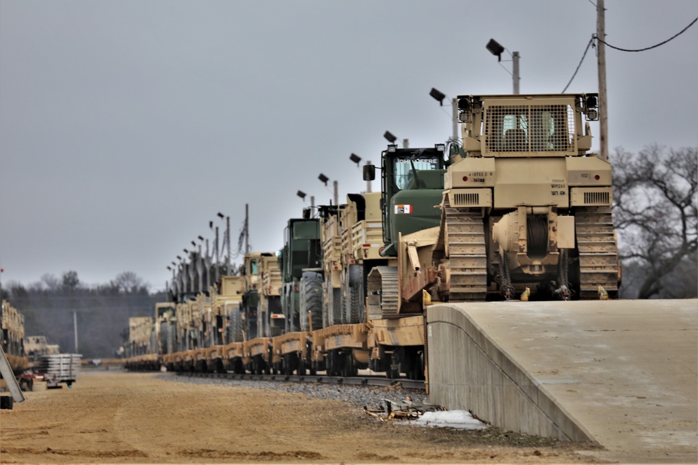 Fort McCoy supports rail movement for deploying Reserve unit