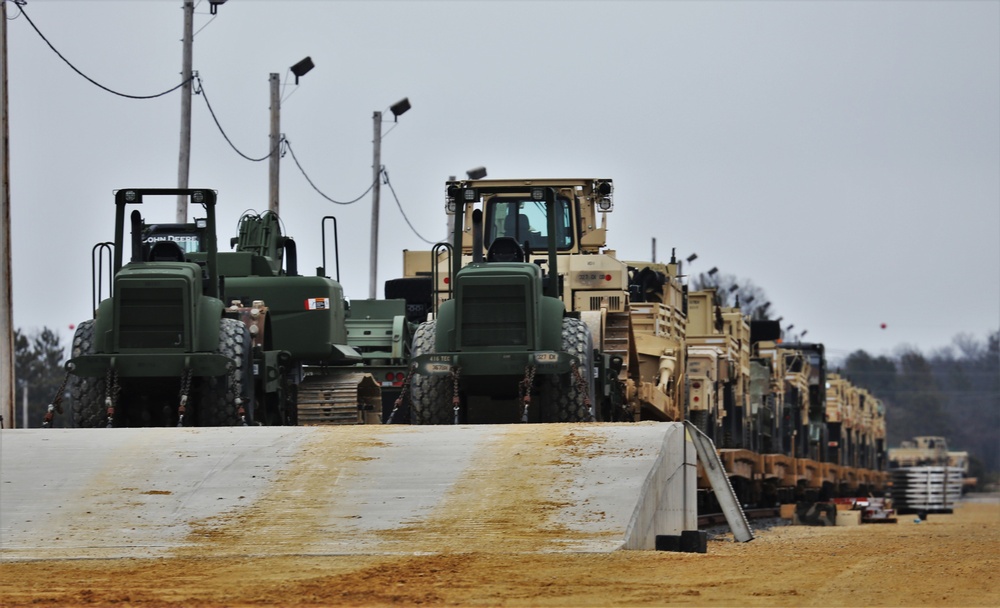 Fort McCoy supports rail movement for deploying Reserve unit