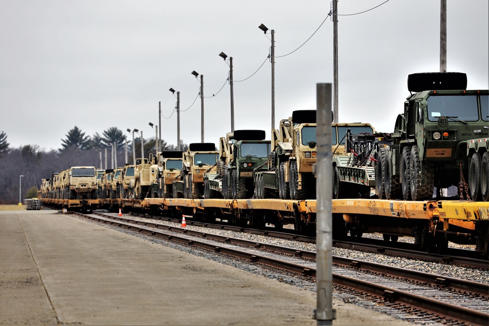 Fort McCoy supports rail movement for deploying Reserve unit